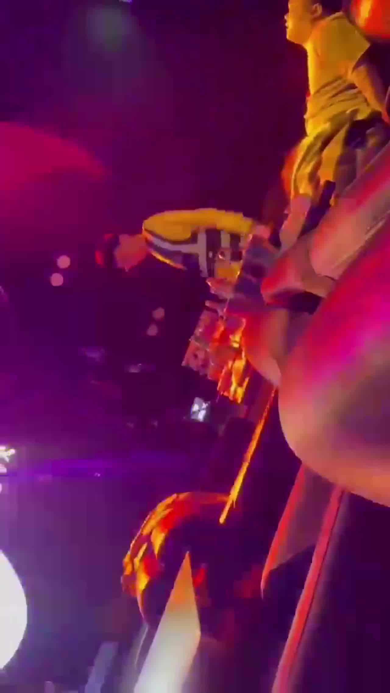  【吃瓜】当众口爆被查 的剧照7