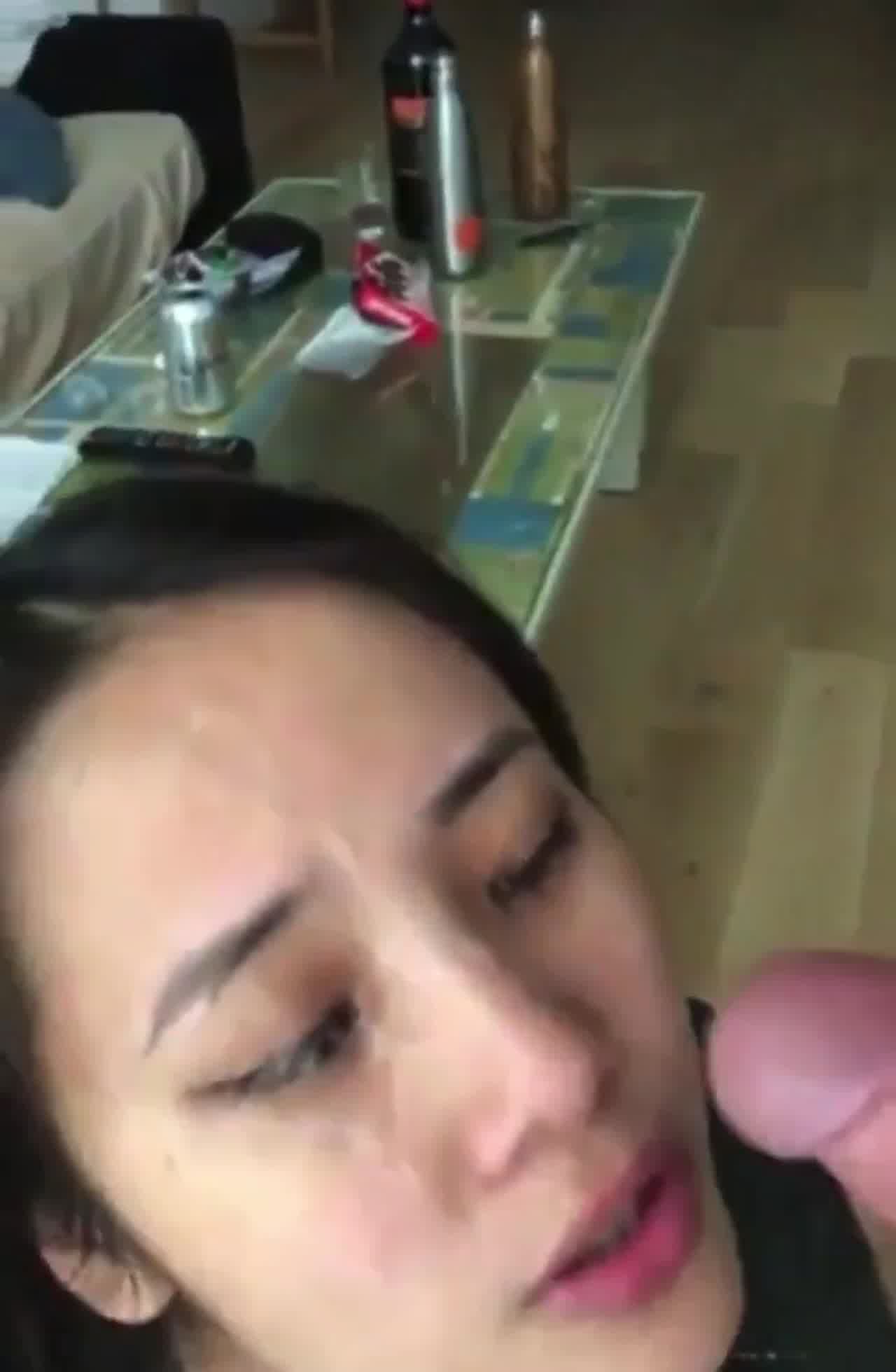  颜射喷了清纯正妹脸上都是 狂喘娇嗔 的剧照8