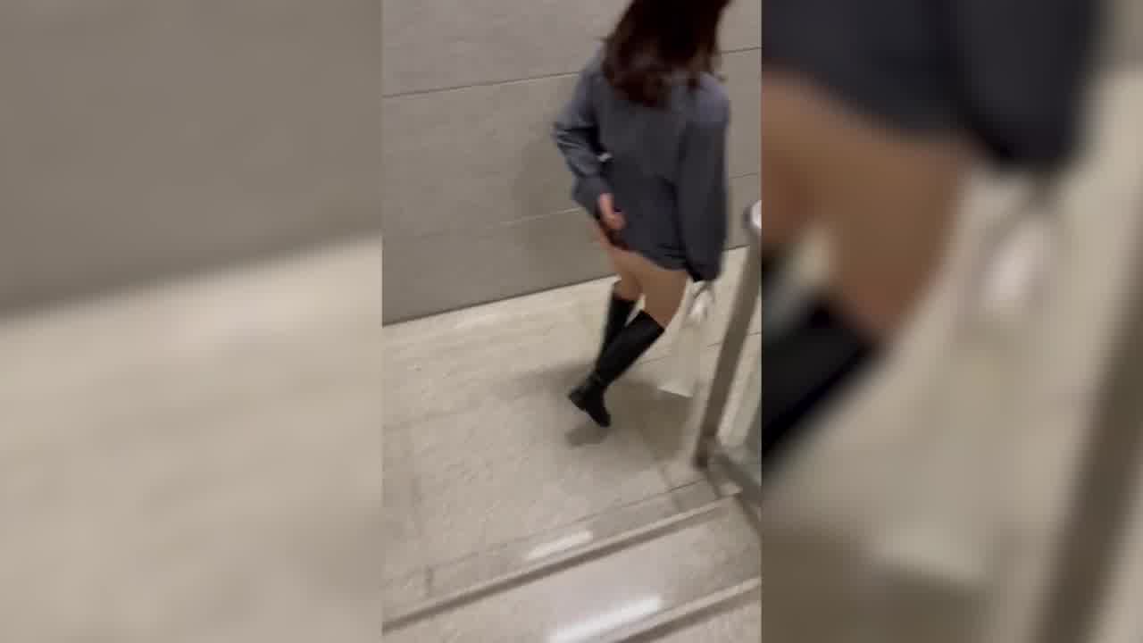  骚货女友骑马 的剧照2