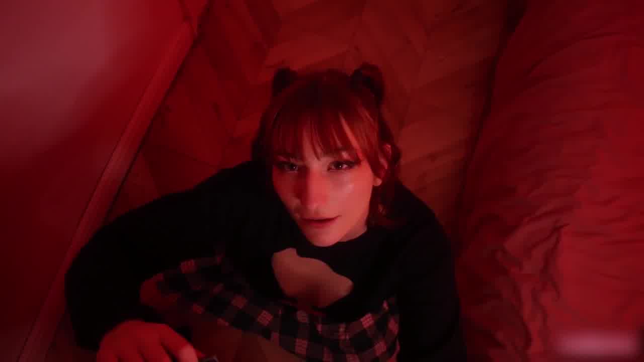  欧美短发双马尾妹子品尝超级大屌阿黑颜 的剧照10