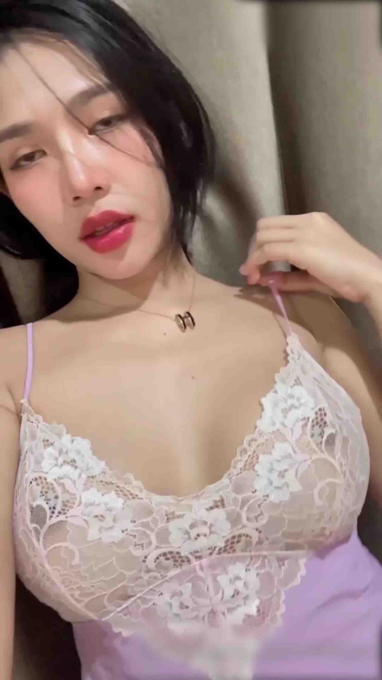  icejan 极品身材巨乳翘臀自拍诱惑 的剧照3
