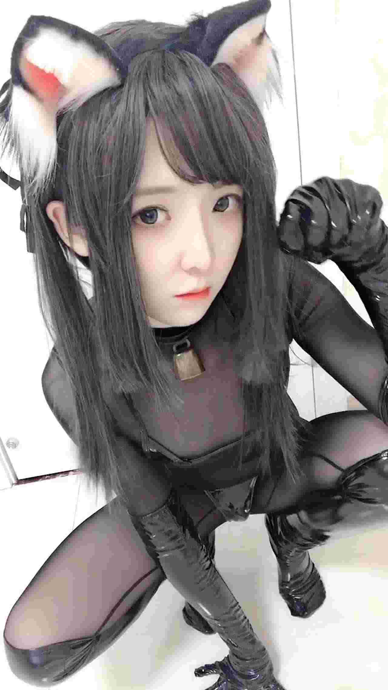  刮掉阴毛的我与捡到的小野猫 的剧照5