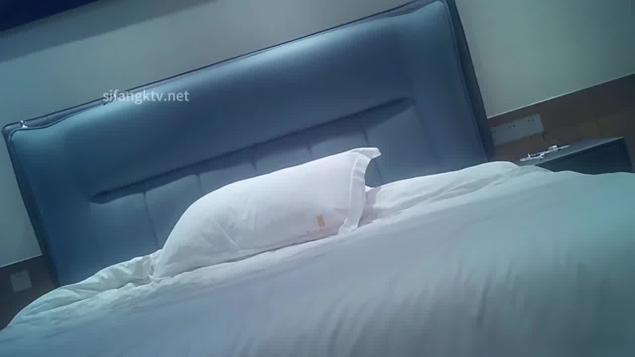  私房大神老虎菜酒店约拍 小红书认识的一位良家巨乳兼职模特口活惊人的极品反差婊 的剧照7