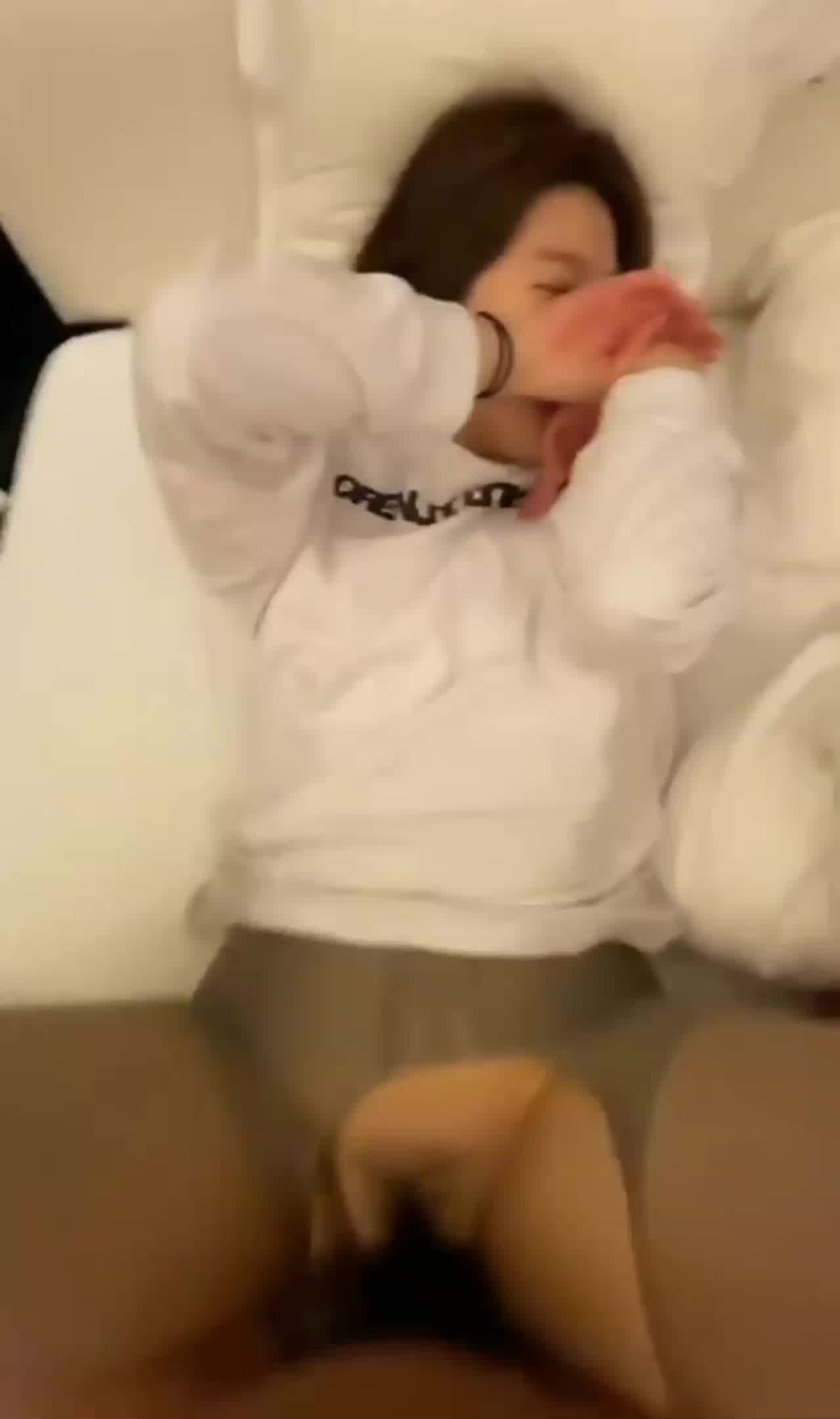  相亲认识的熟女腼腆女少妇竟然不会叫床 的剧照10