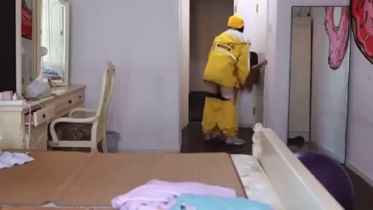  拔吊无情 外卖员精力旺盛强制性爱 的剧照5