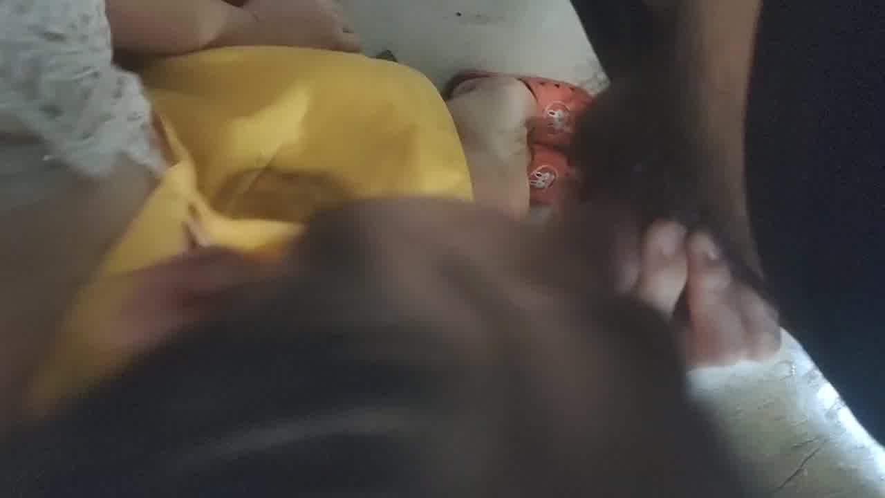  老婆在店里帮口交 的剧照3