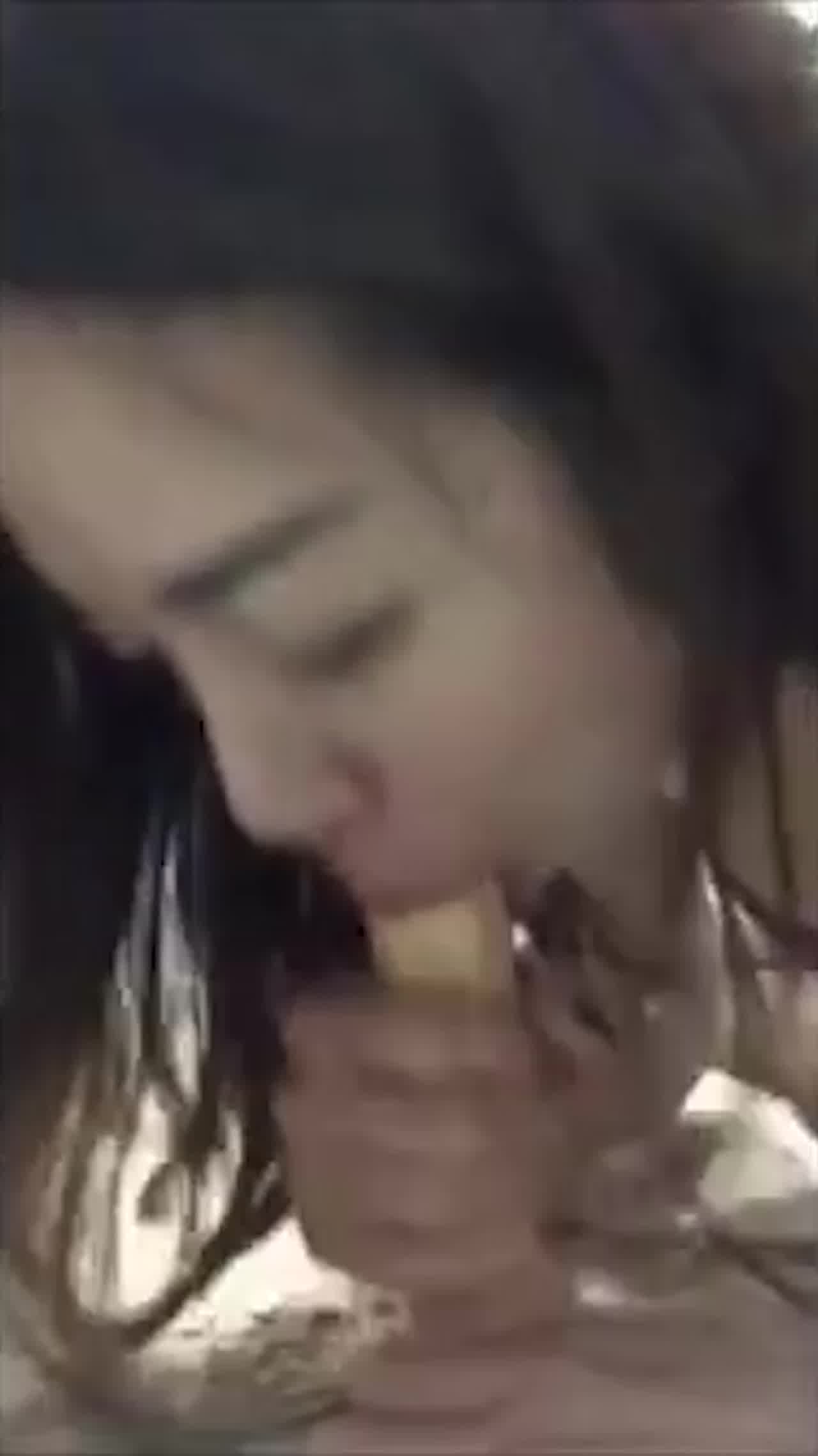  温州小骚逼浴室自慰全套视频30分钟 的剧照9