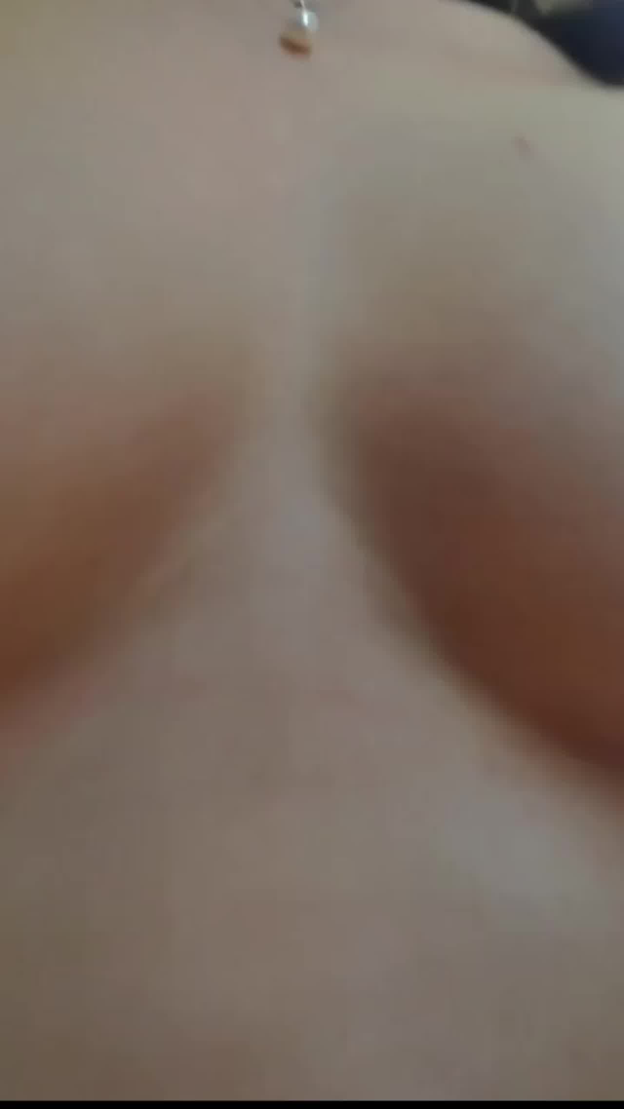  小公寓猛操白嫩的D奶小女友 的剧照7