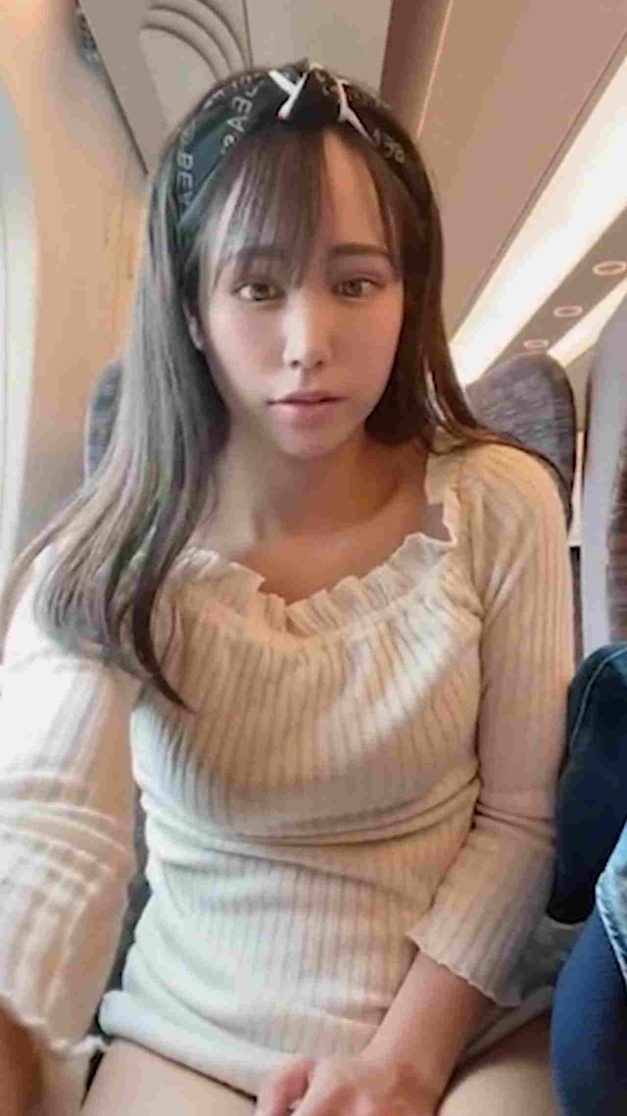  火车上惊心动魄的露出 的剧照6