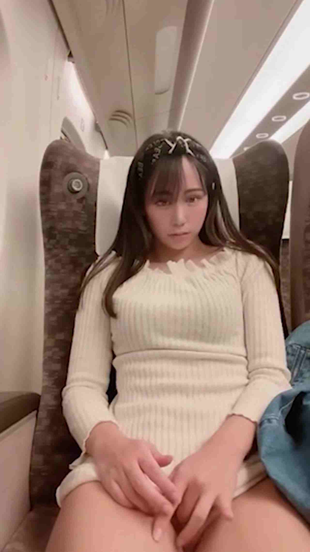  火车上惊心动魄的露出 的剧照8