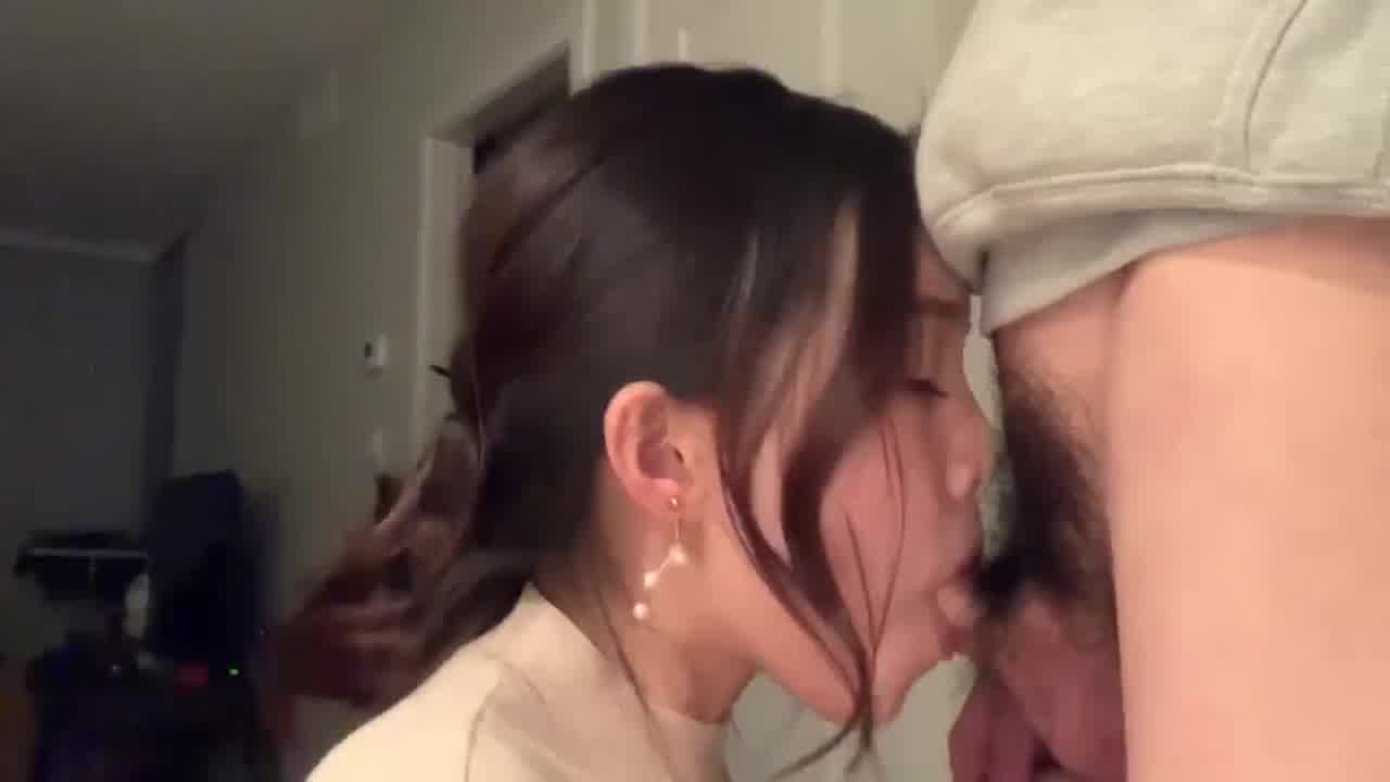  极品少妇的深喉服务 的剧照2