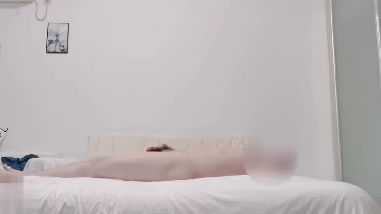  【心有余而鸡不硬】态度很好爱干净的女孩，可惜男主把自己累软了，后入时候鸡巴完全硬不起来，没射就结束了 的剧照3