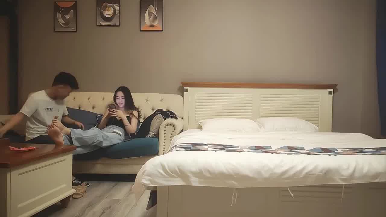  漂亮大奶少妇 好舒服再舔几下 逼好嫩水真多这是白浆 不要停快操我操死我吧 被小伙怼的大叫不停 的剧照6