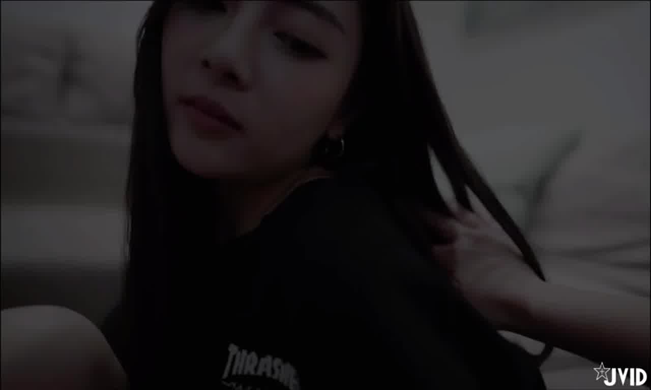  JVID最新解锁极品颜值机车外送员《亲亲》的爱液直送 的剧照9