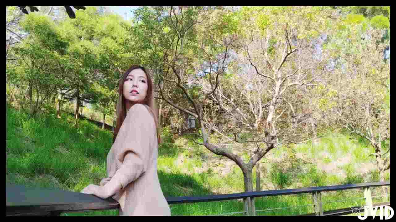  在野外露出刺激脸红心跳 的剧照2