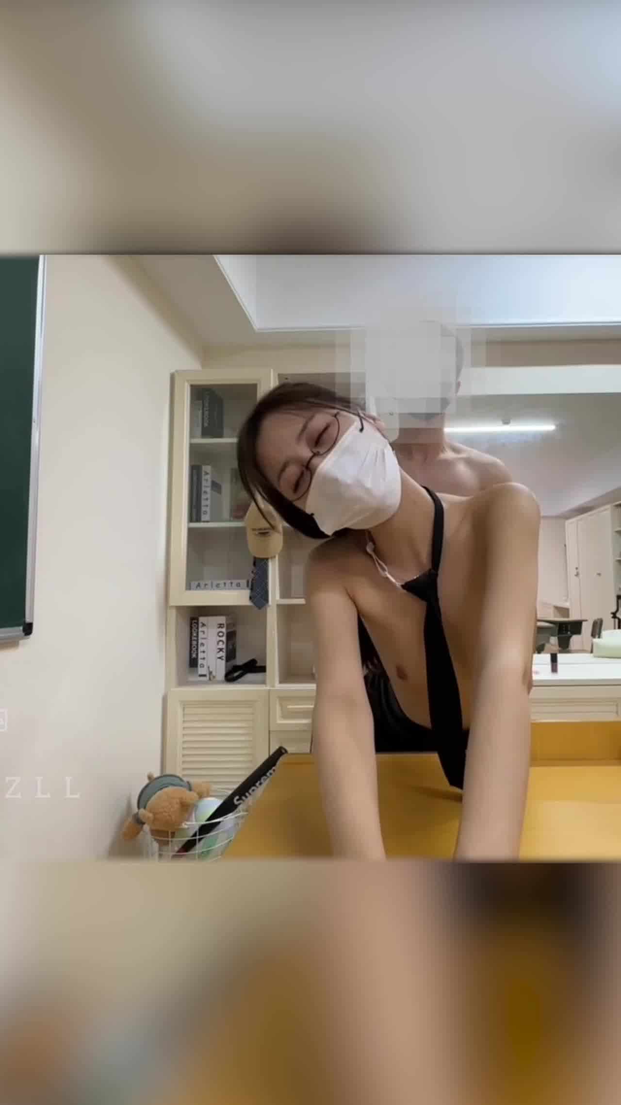  苗条姐姐喜欢后入 的剧照4