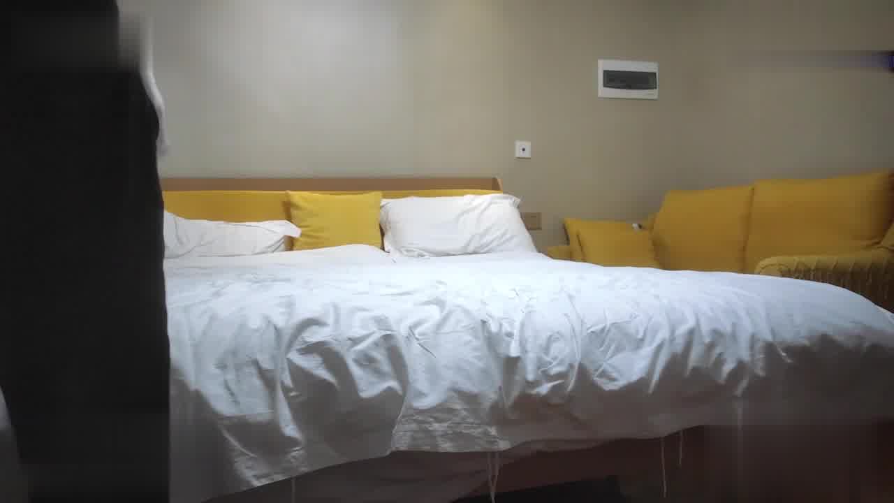  中文字幕 探花老司机李白 约操快满18的超甜学生妹，妹子奶子圆润如此良家相当腼腆 的剧照6