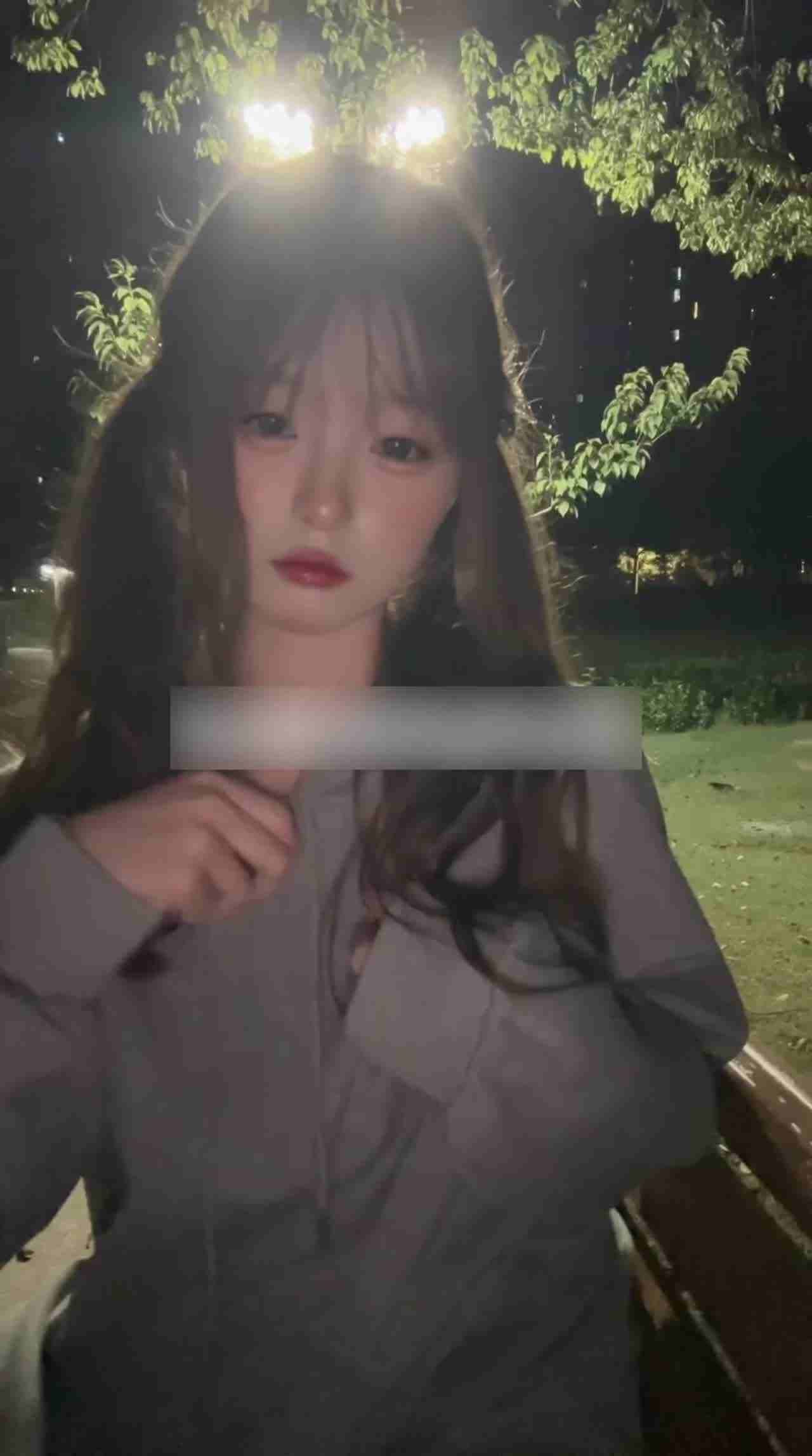  公园双马尾小母狗 的剧照10