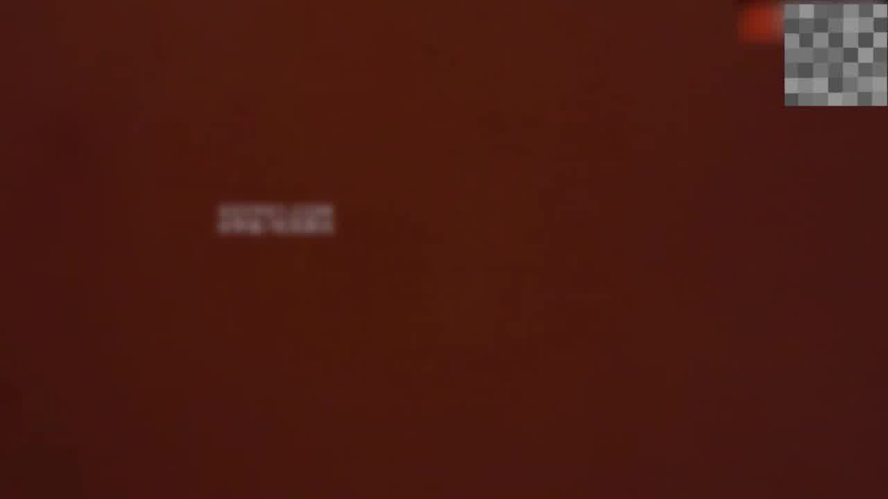  姐弟乱伦 趁着爸妈不在家跑进姐姐房间挑逗她! 的剧照1