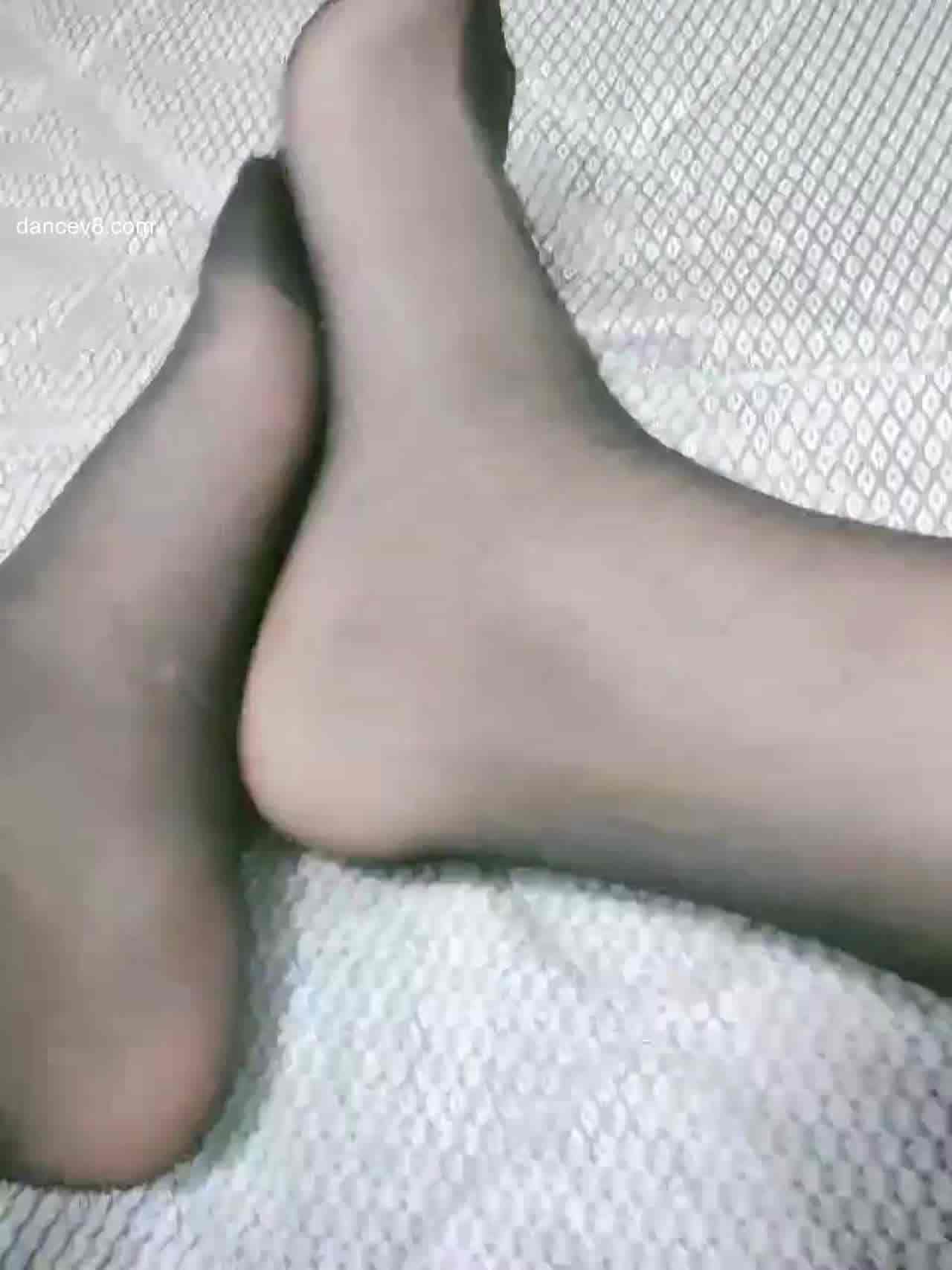  极品警花妹妹自摸白晰巨乳嫩逼肛塞小野猫 的剧照7