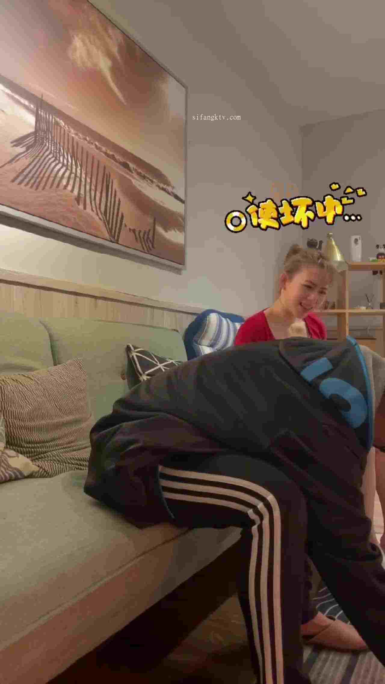  emmy 新春贺岁短片 夜袭肉肉女孩 的剧照4