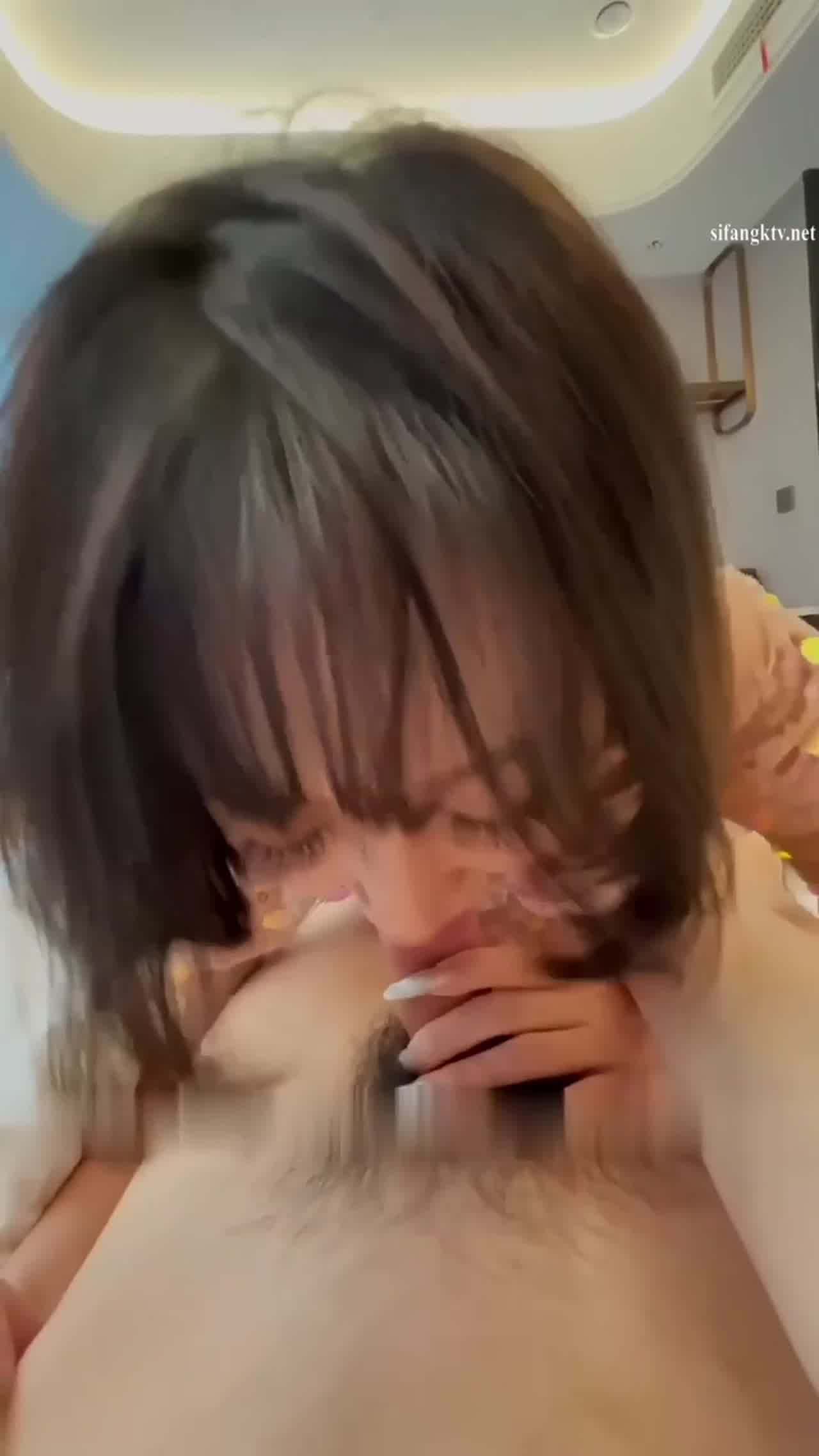  美腿美鲍被大鸡巴掏出白浆短发气质骚货翘臀等鸡巴来操太骚了还没插进去就开始饥渴难耐 的剧照6