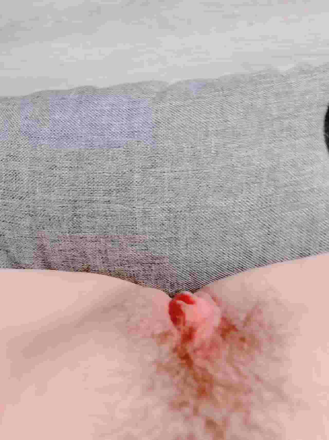  原创 发情小母狗鞭打小粉B 的剧照5