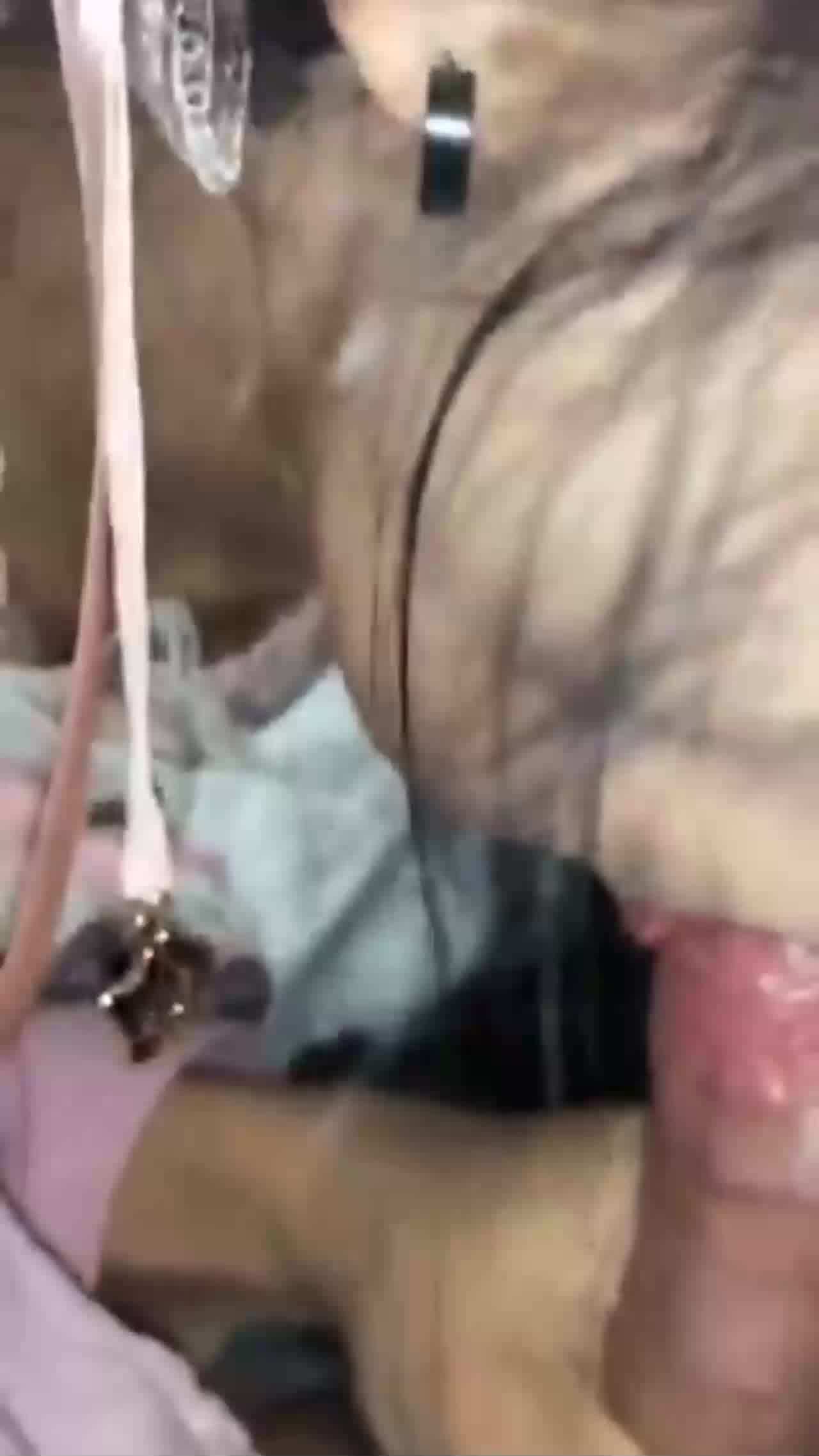  一顿饭就给吞精的洛丽塔嫩妹 的剧照2