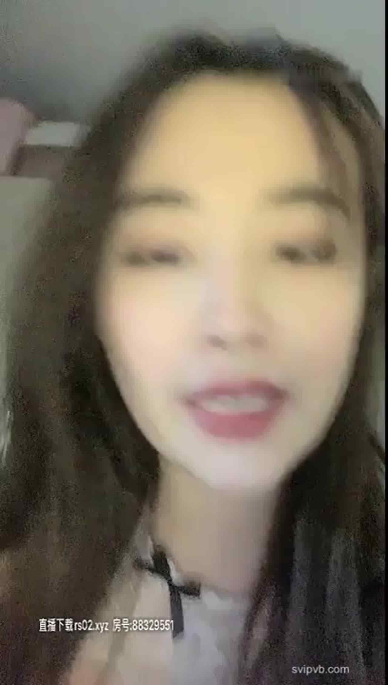  外形神似年轻时王祖贤的新生代直播主，和男友大方啪啪给大家看 的剧照3