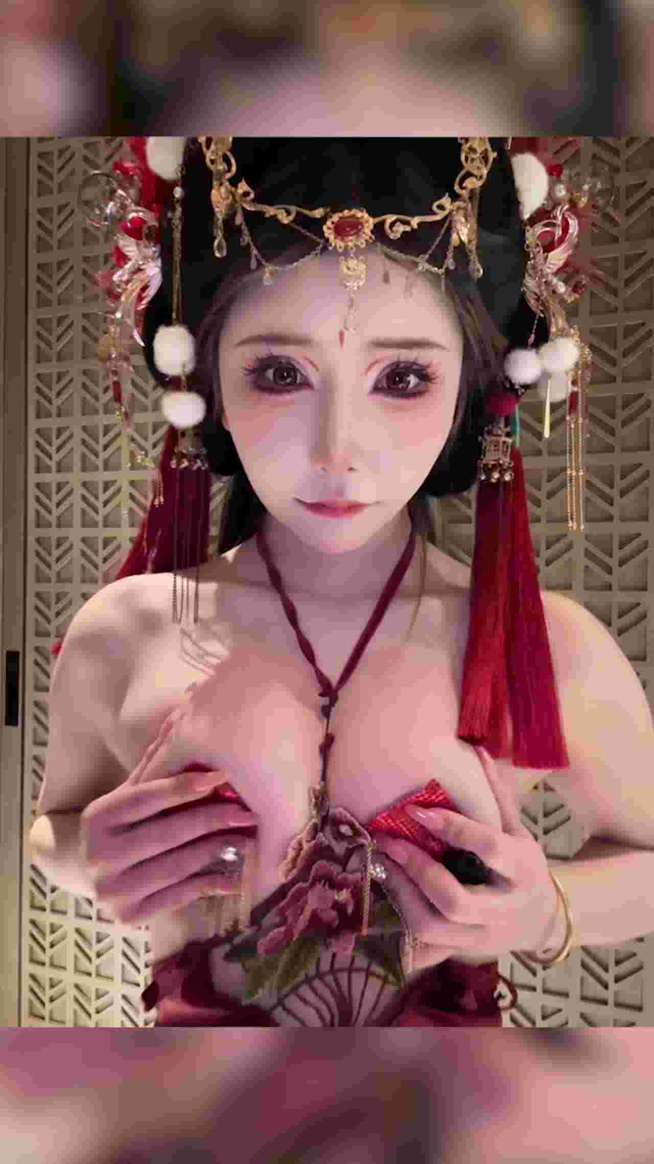  这妖艳的魅狐狸看老衲的肉棒制服妳 的剧照5