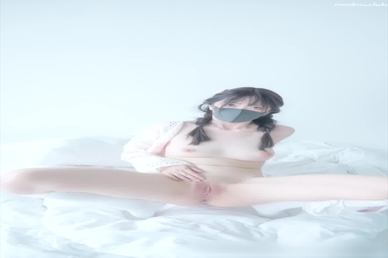  玩偶姐姐 白虎白袜纯情玩弄 的剧照8