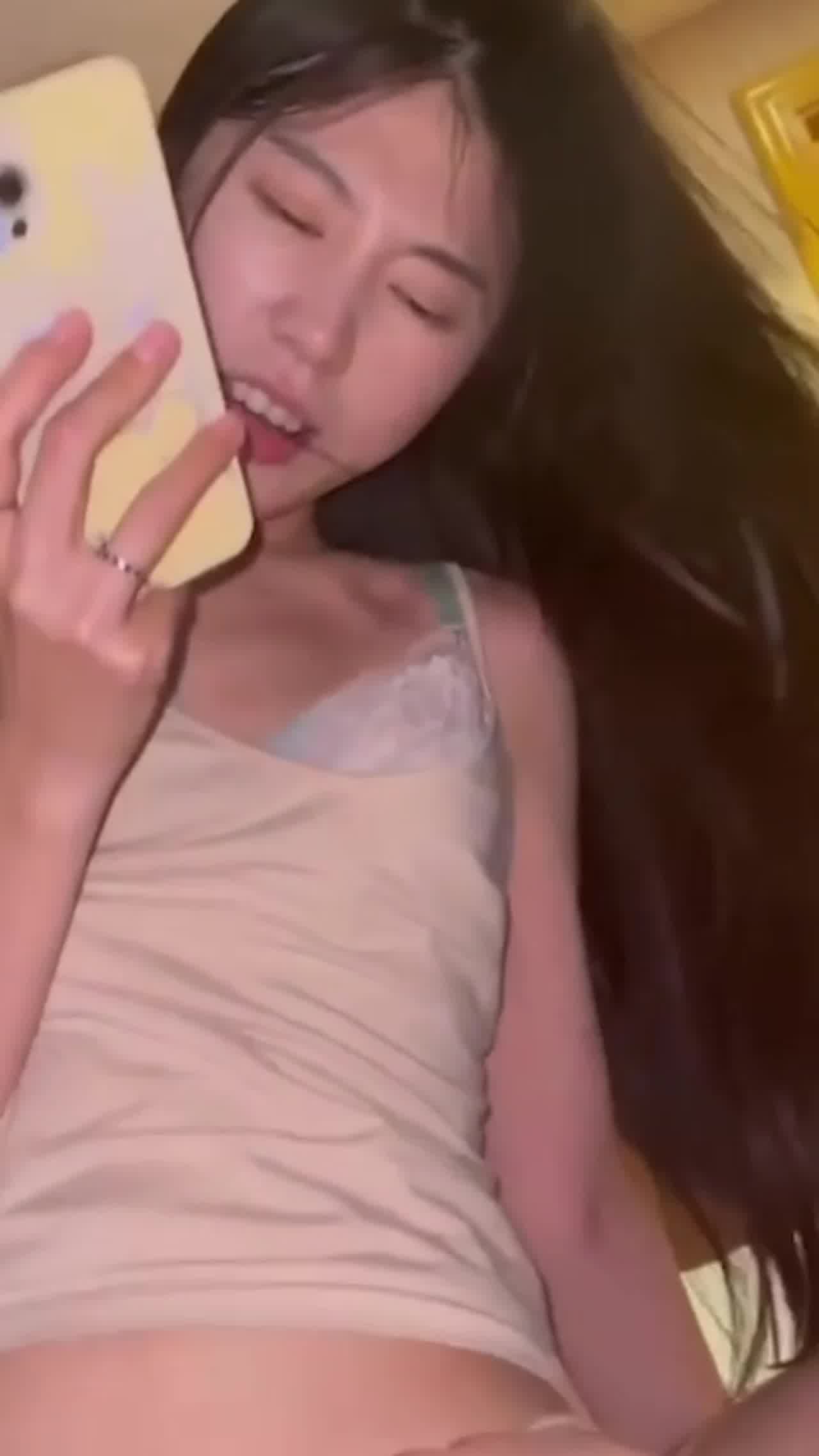  山东探店网红结婚出轨金主 的剧照6