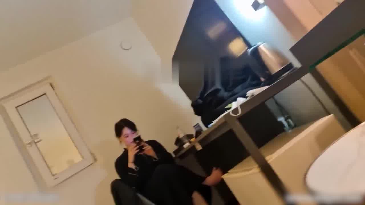  【韩国探花】大肥猪这次约了一个极品大奶美女，一顿玩弄之后，抱着就是一顿输出！ 的剧照9