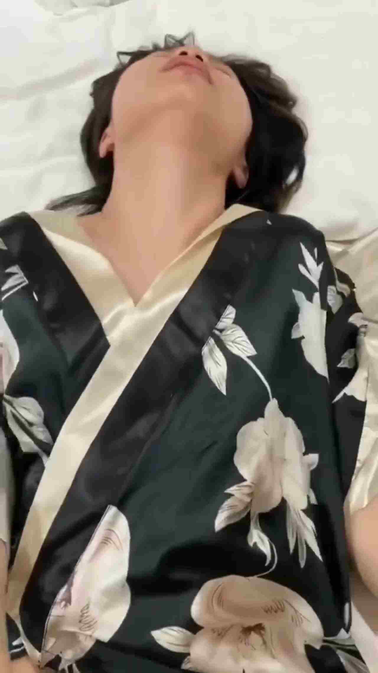  兄妹乱伦，苏州反差妹妹王芳长期和亲哥保持乱伦关系 的剧照8