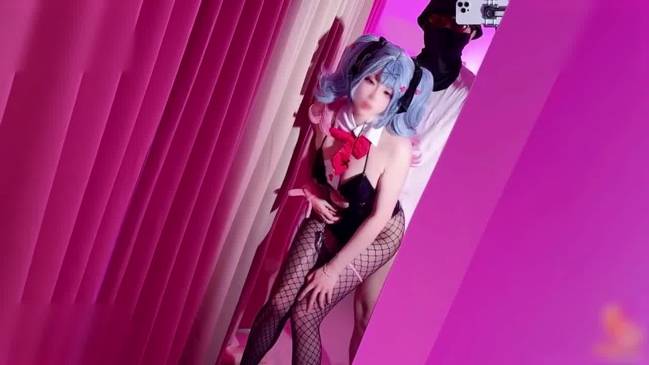  鸡教练【双马尾兔女郎】cos初音兔子洞_危险挑战之找到属于你的洞口 的剧照2