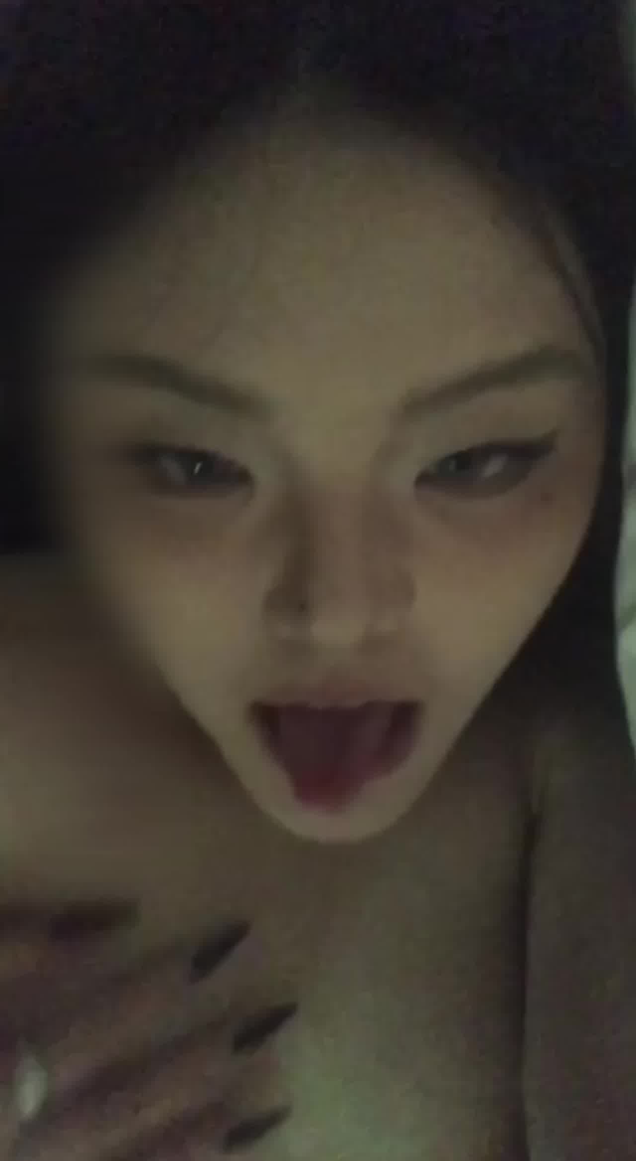  05山东母狗肉便器，被渣男PUA在酒店调教，性瘾出奇的强烈纯属骚母狗！ 的剧照7