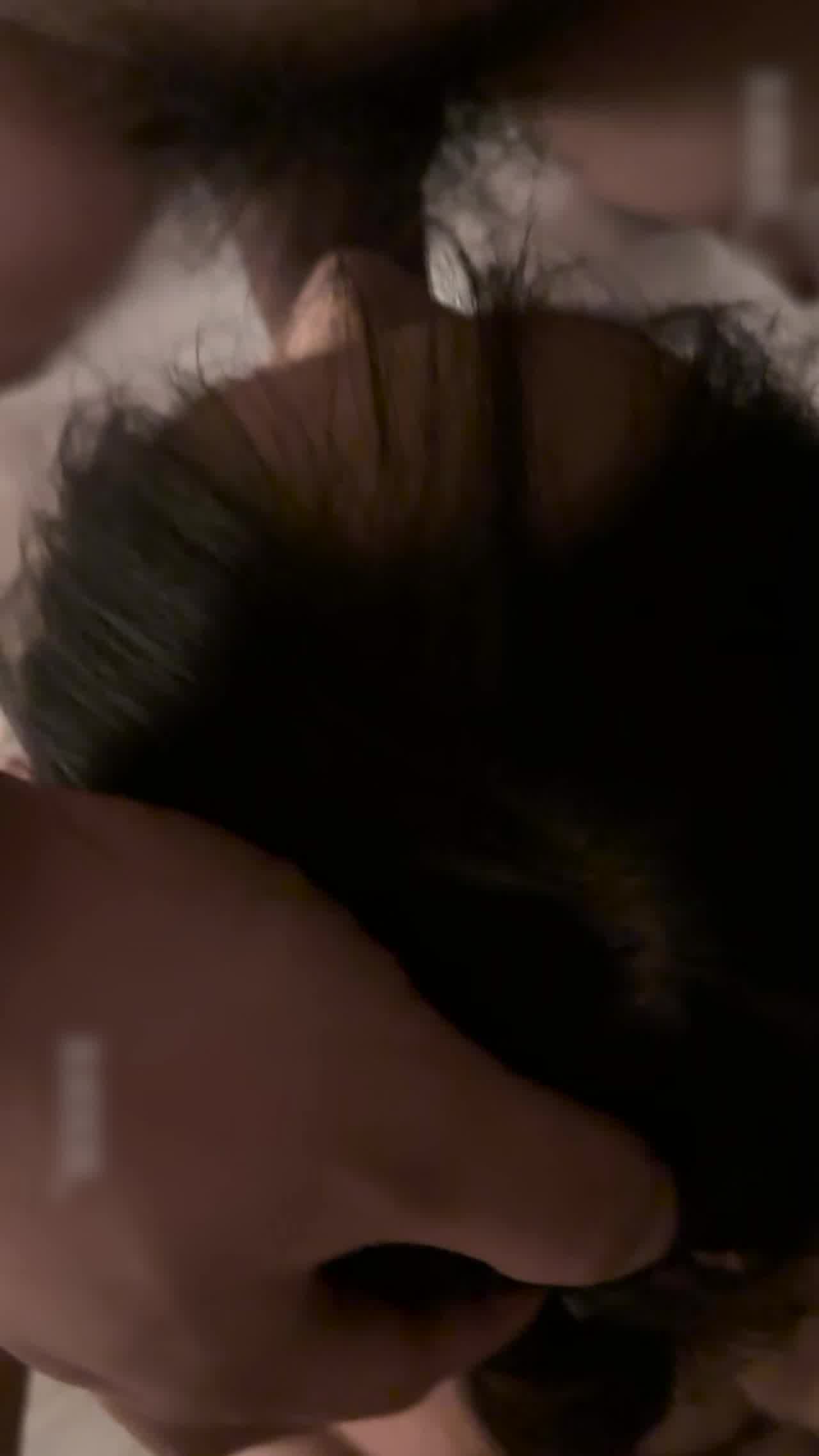  真贪心的小淫娃前后洞都被塞满满 的剧照5