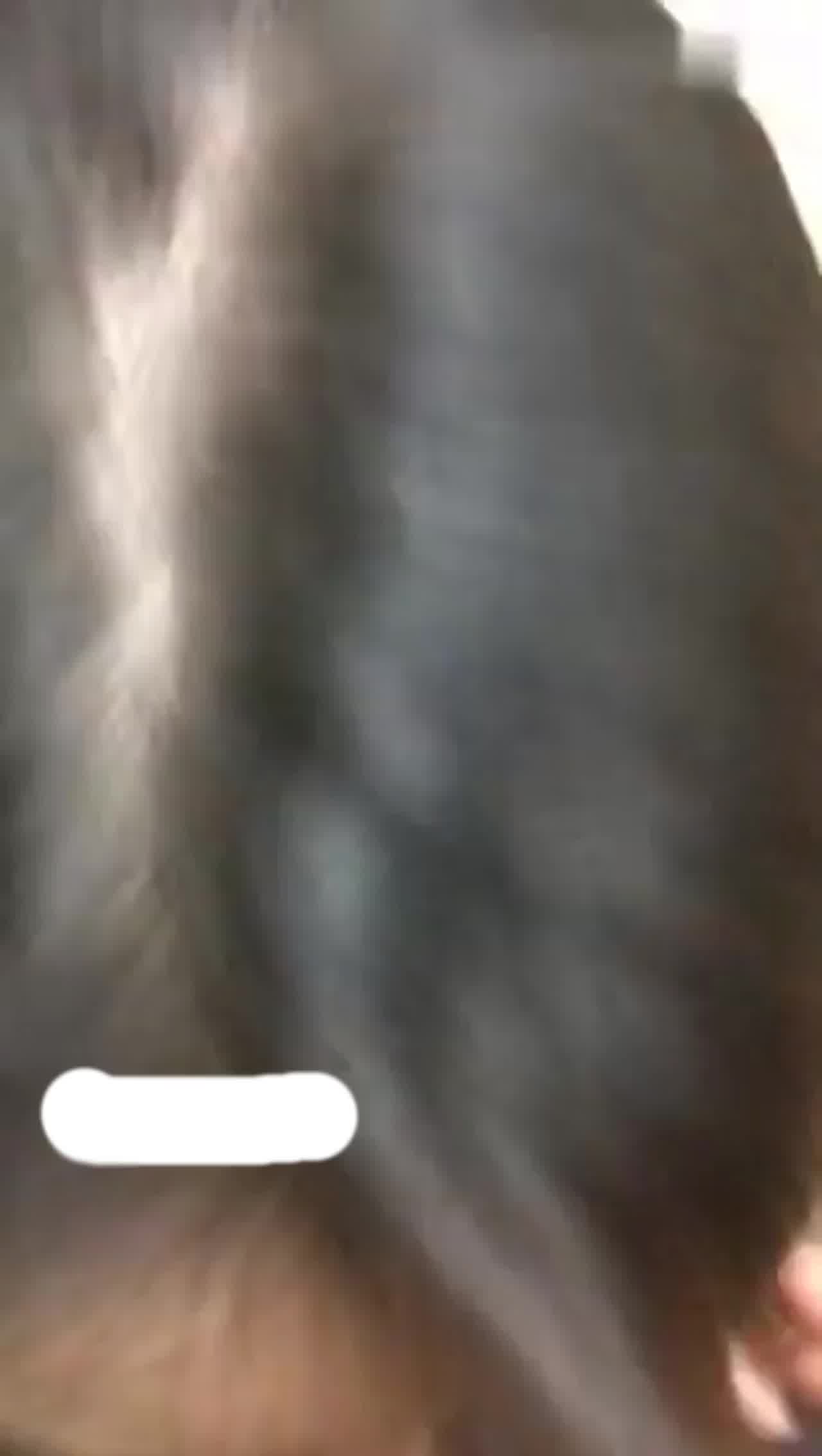  骚货在家里，办公室，车上肆意吃鸡巴 的剧照10