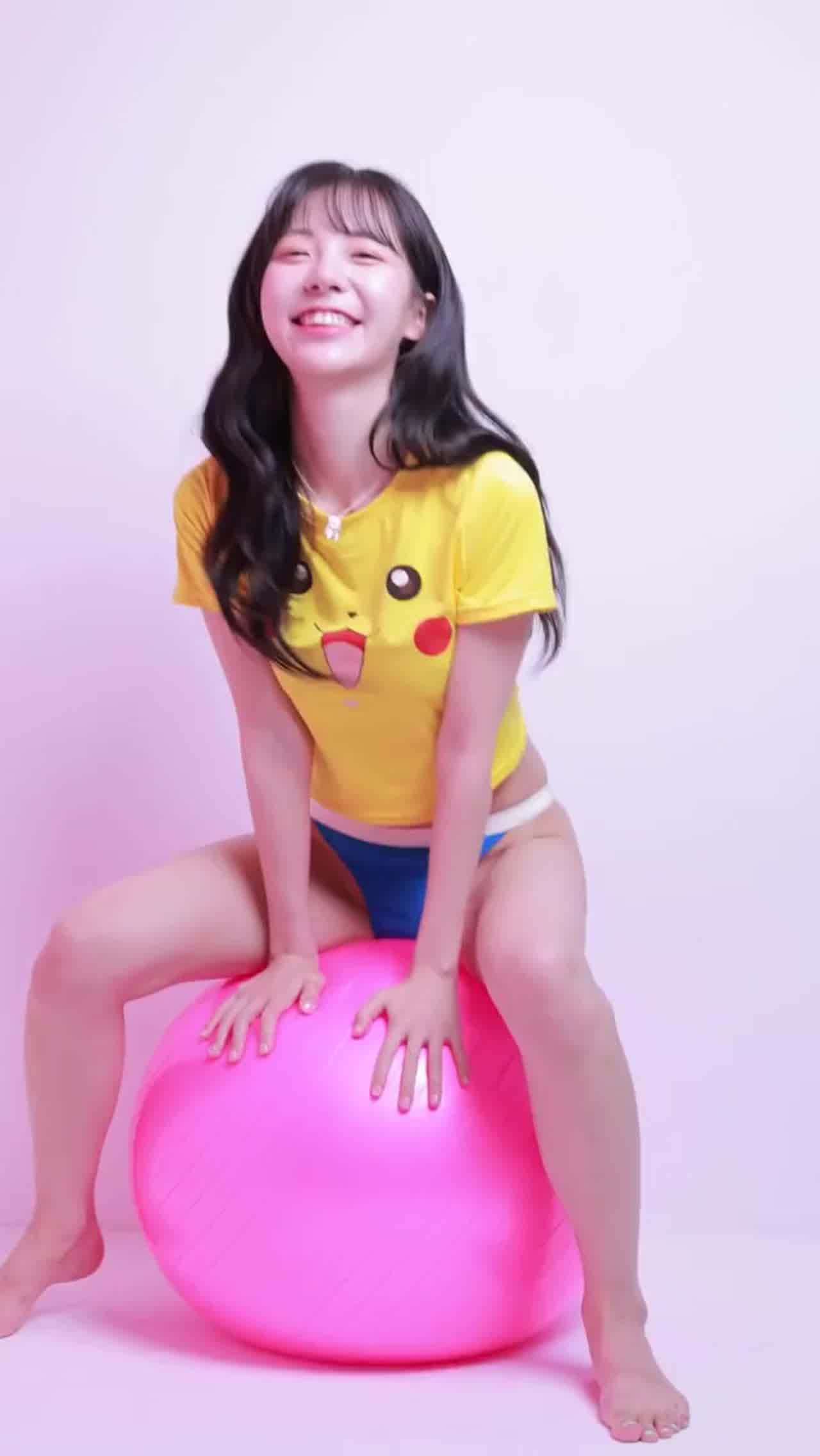  网红yoona 性感与可爱的化身 的剧照6