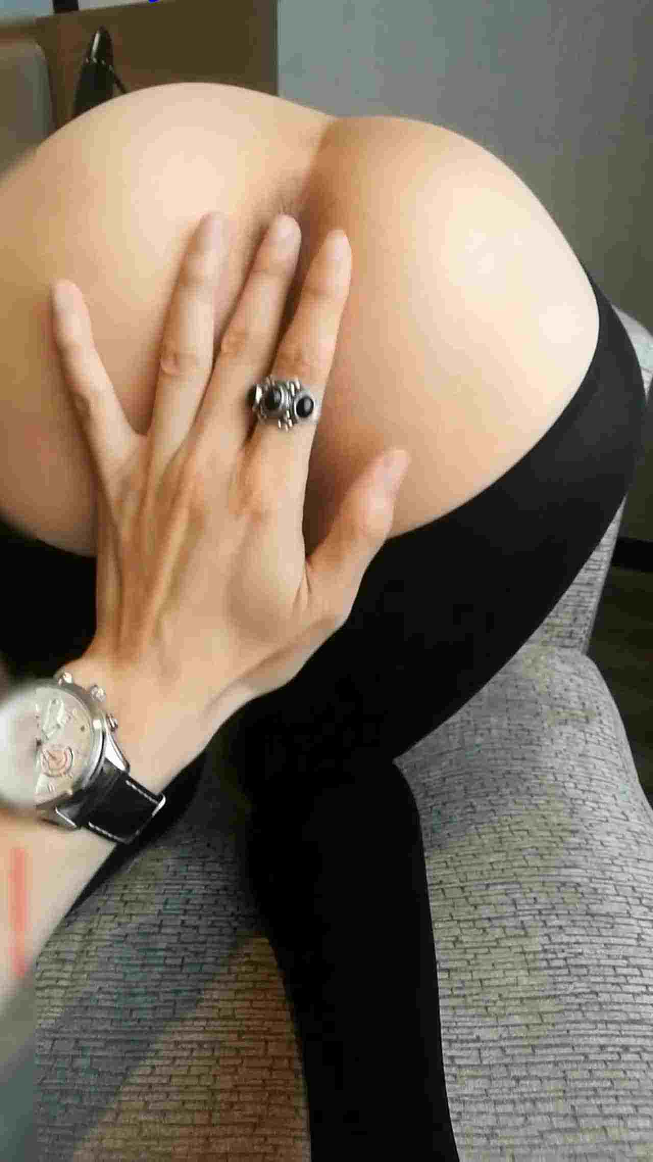  玩弄极品模特肥臀屁股 的剧照6