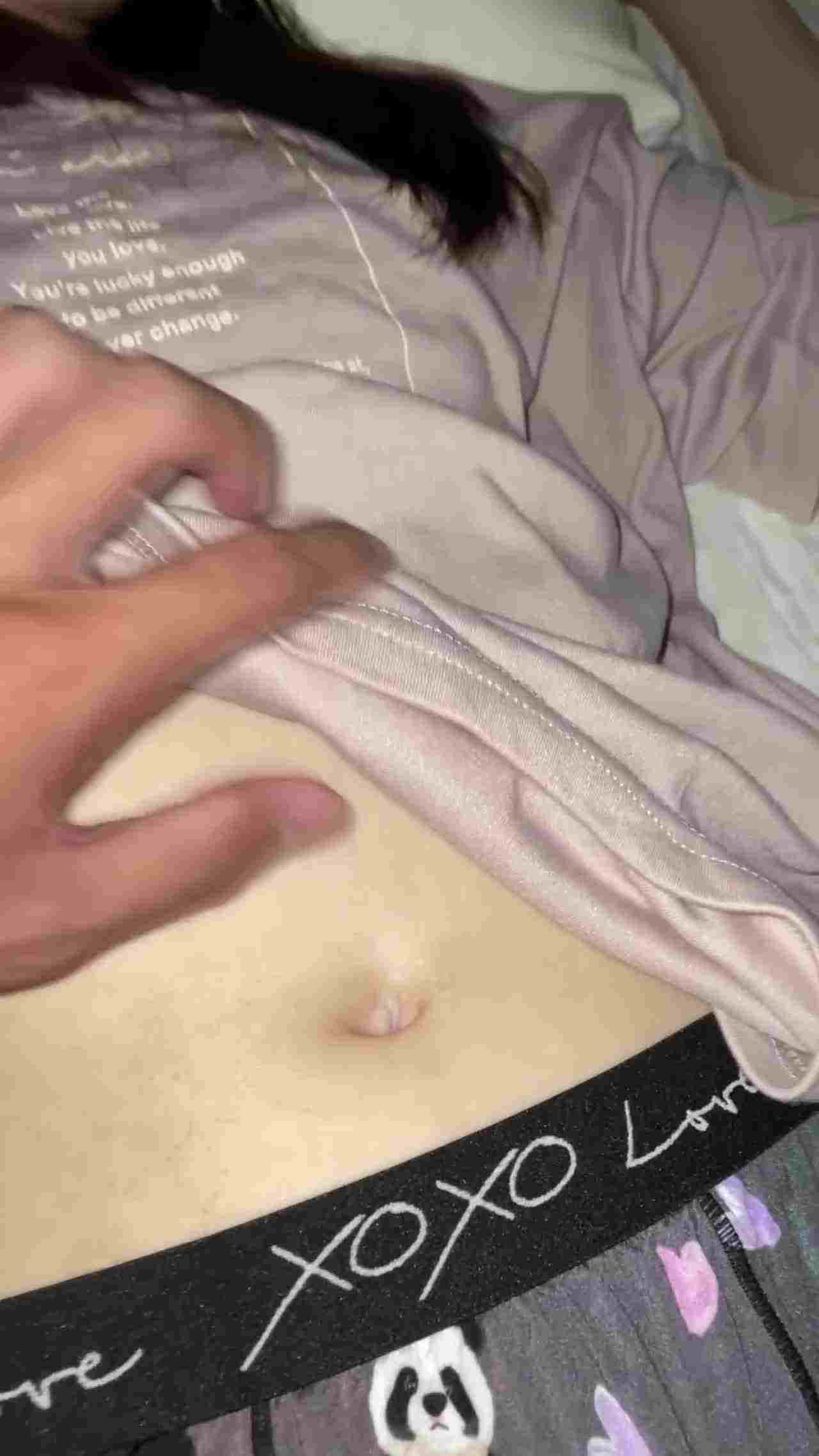  18岁清纯樱花妹去毕业旅行在睡中遭到悲剧被同学强奸 的剧照7