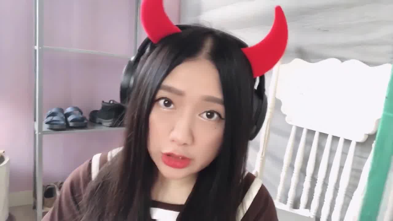  daisybaby 二次元学生服星人前来吸干你的子孙袋 的剧照2