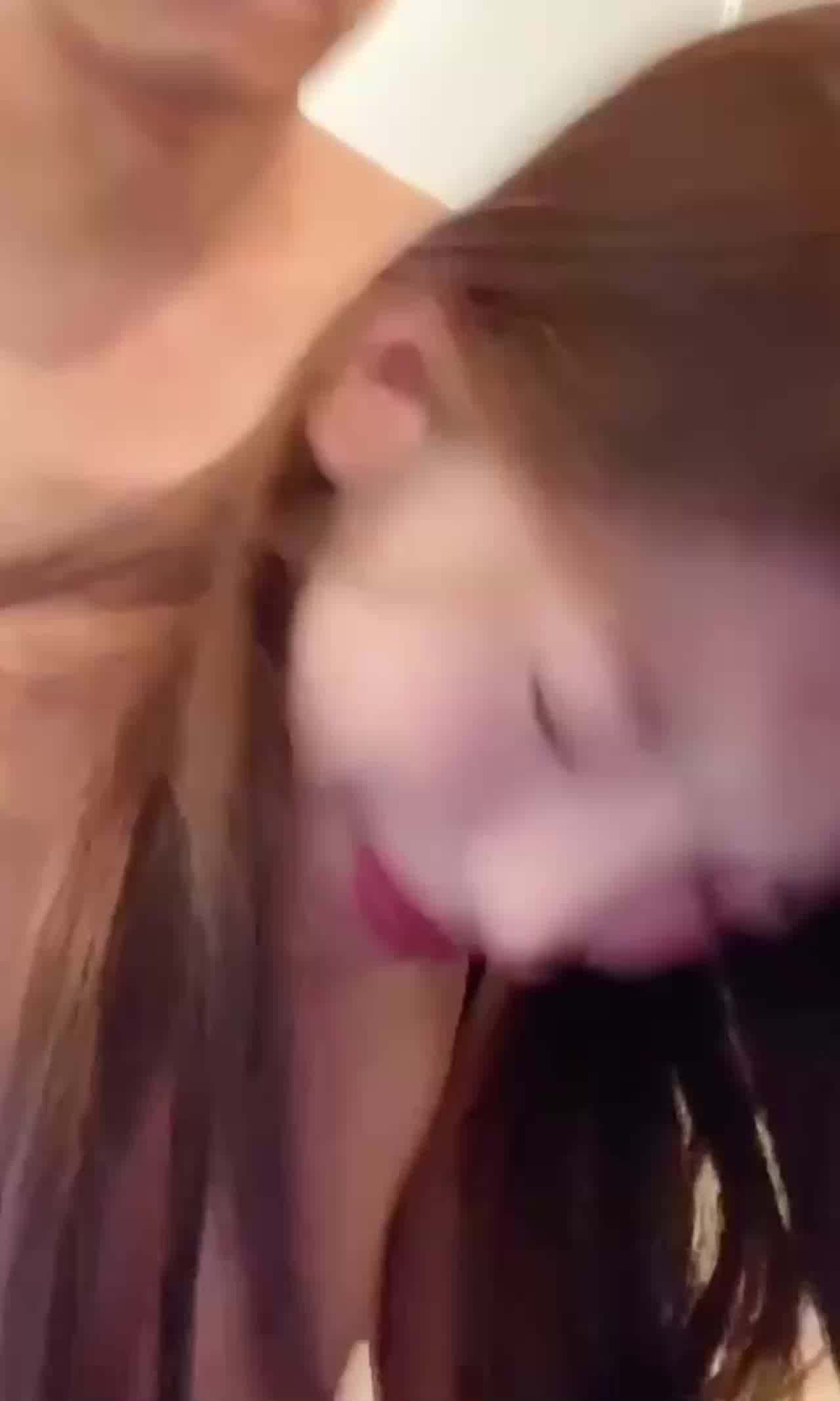  高颜值女邻居老公不在家叫我过去肏她 的剧照8